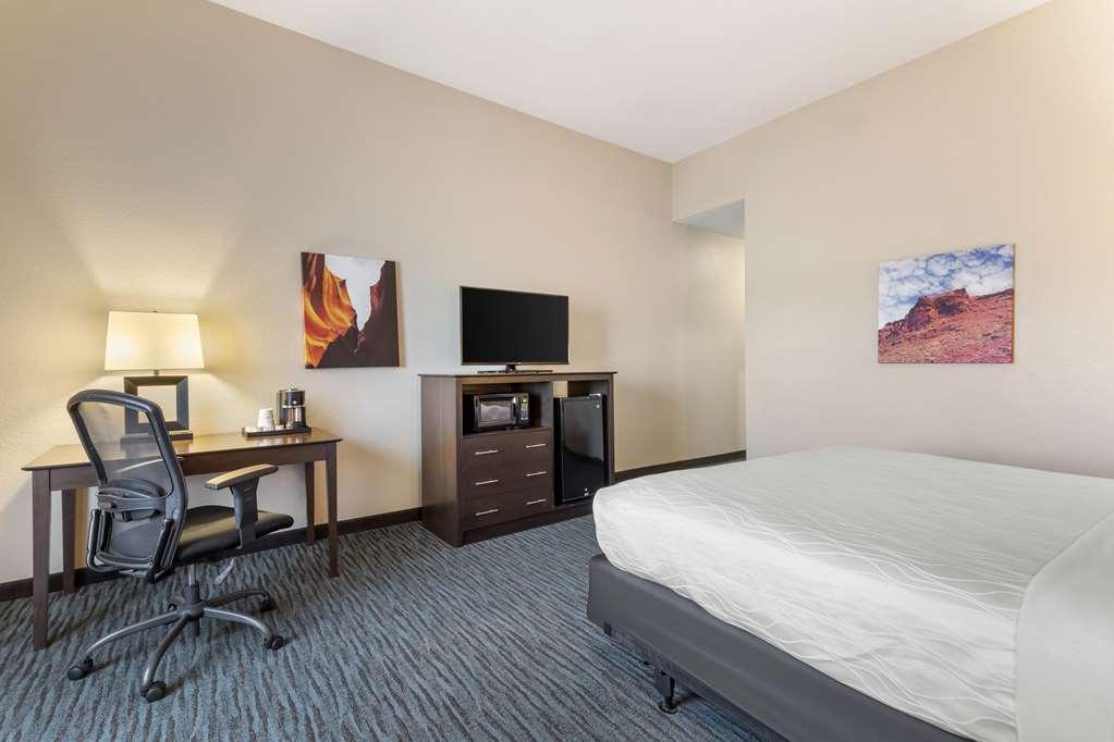 Best Western Plus Longhorn Inn & Suites Luling Habitación foto