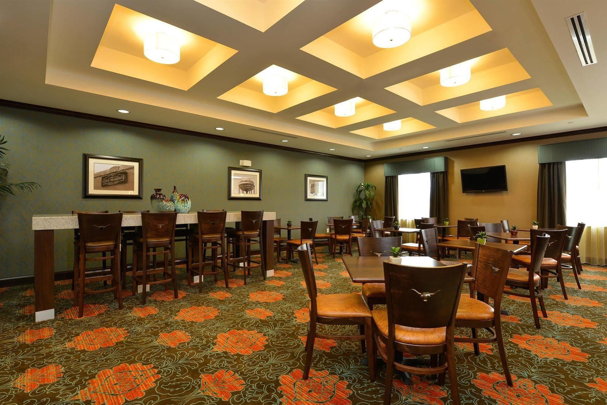 Best Western Plus Longhorn Inn & Suites Luling Exterior foto